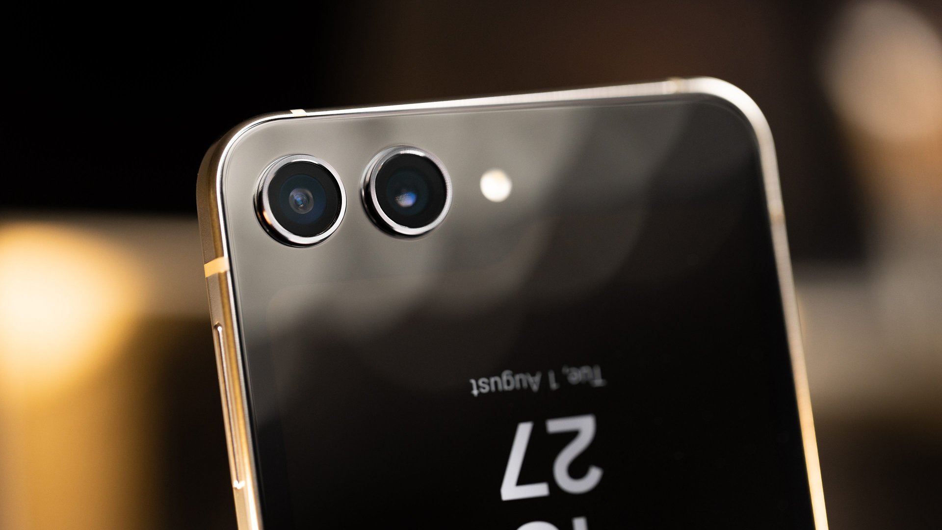 Samsung Galaxy Z Flip 6 vs. Z Flip 5: Cameras